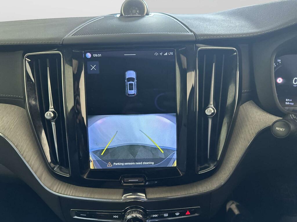 Volvo XC60 Momentum Blue #23