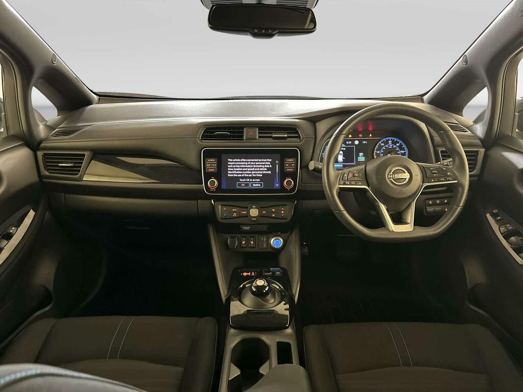 Nissan Leaf 39Kwh N-connecta Hatchback 150 Black #2