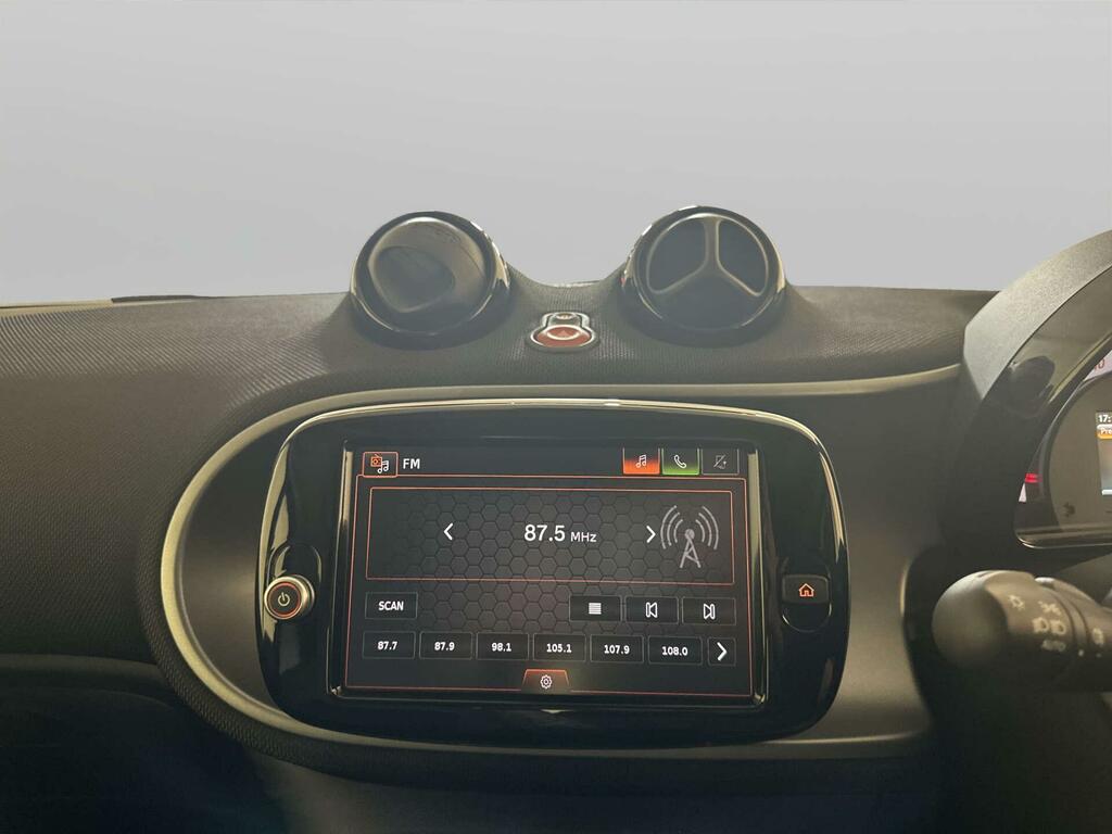 Smart Fortwo Coupe 60Kw Eq Exclusive 17Kwh 22Kwch White #19