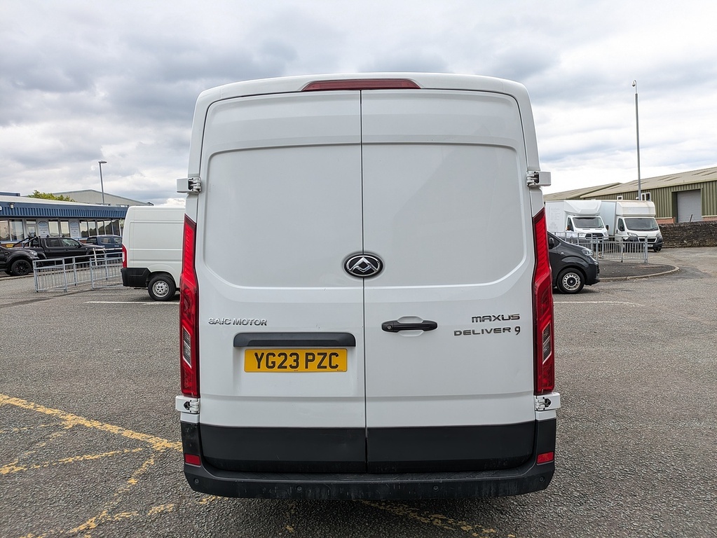 Maxus Deliver 9 D20 White #6