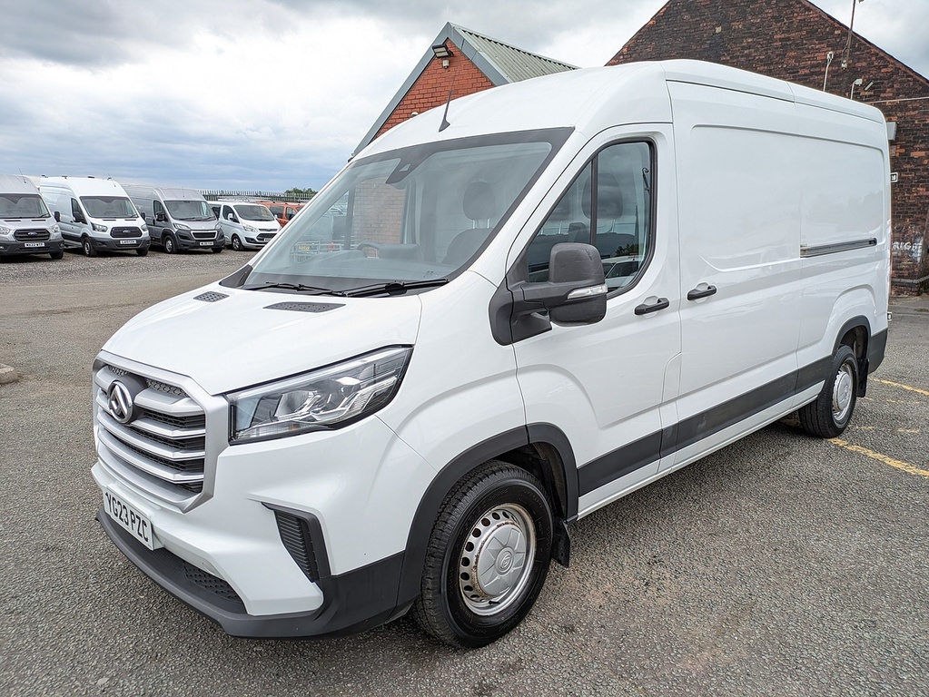 Maxus Deliver 9 D20 White #3