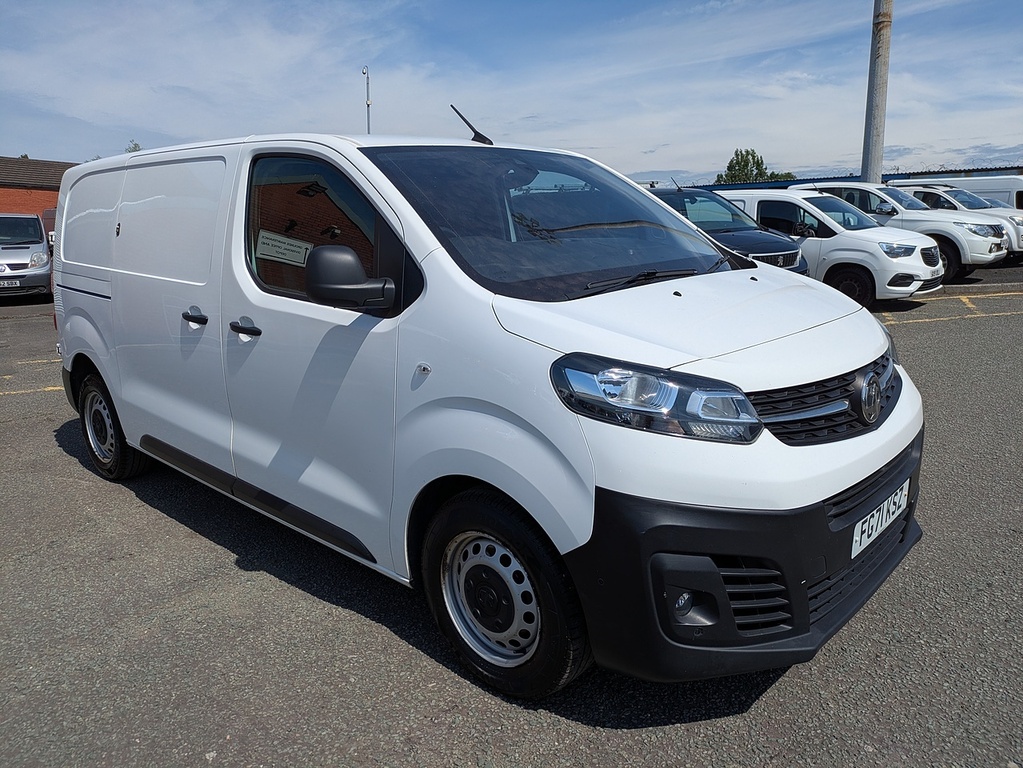 Vauxhall Vivaro Turbo D 2900 Dynamic White