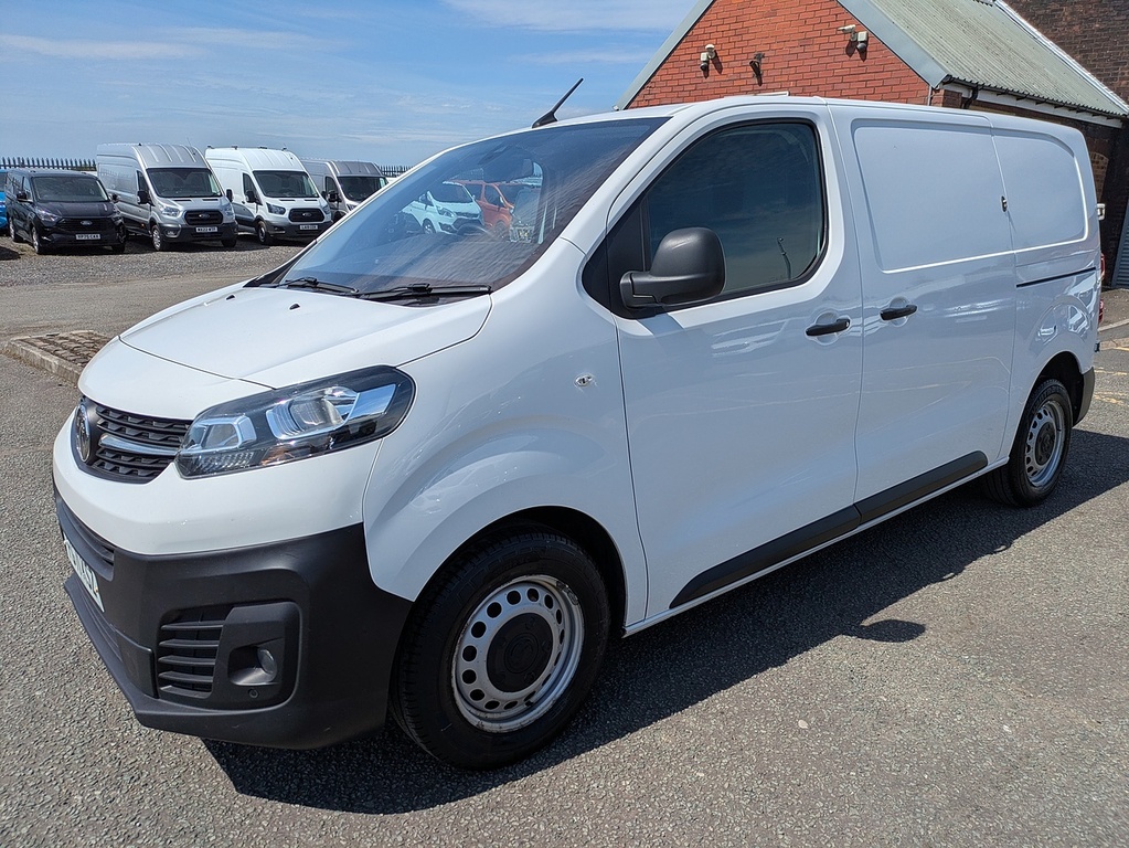 Vauxhall Vivaro Turbo D 2900 Dynamic FG71KSZ White #3