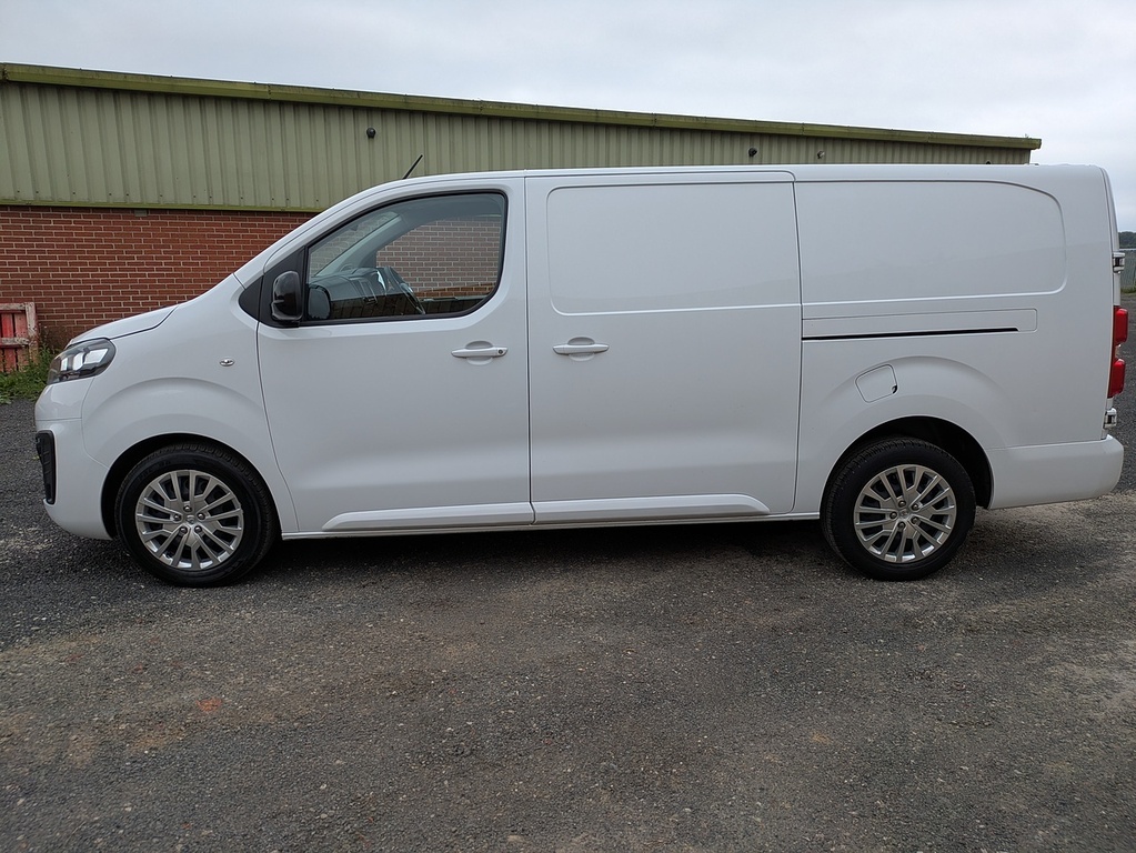 Vauxhall Vivaro Turbo D 2900 Pro White #4
