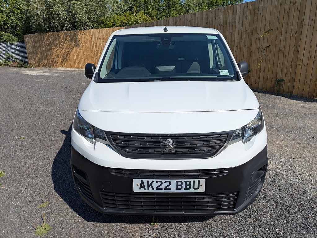 Peugeot Partner Bluehdi 1000 Professional Premium White #2