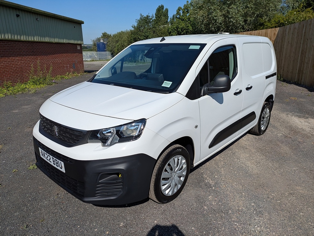 Peugeot Partner Bluehdi 1000 Professional Premium White #3