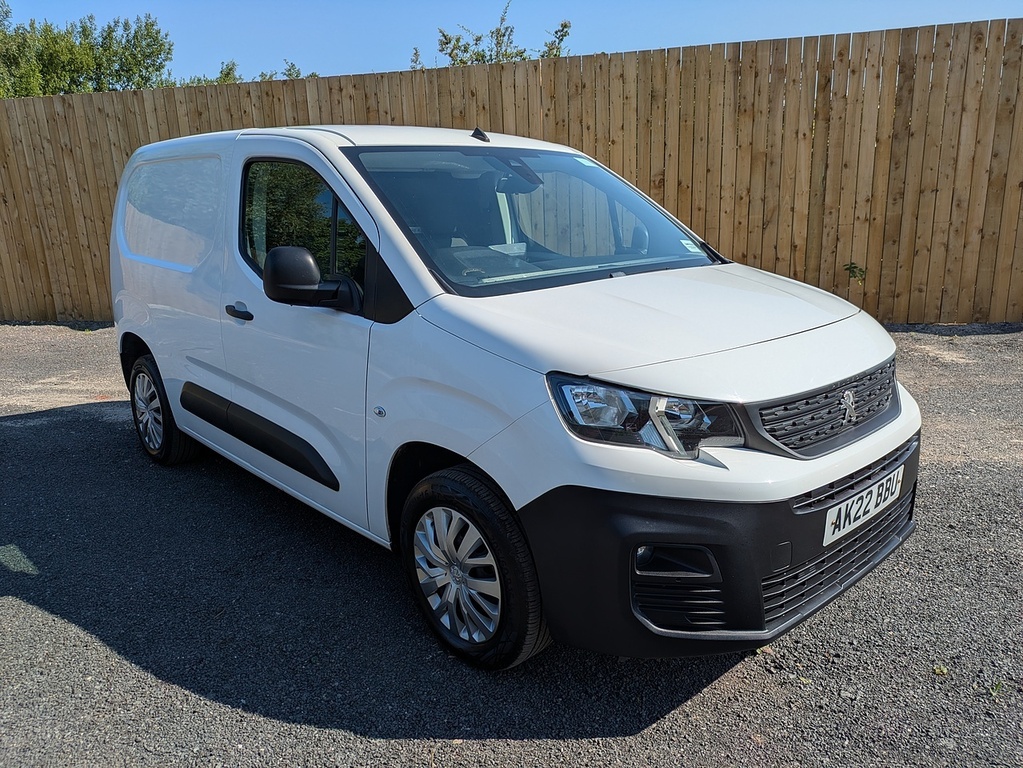 Peugeot Partner Bluehdi 1000 Professional Premium White