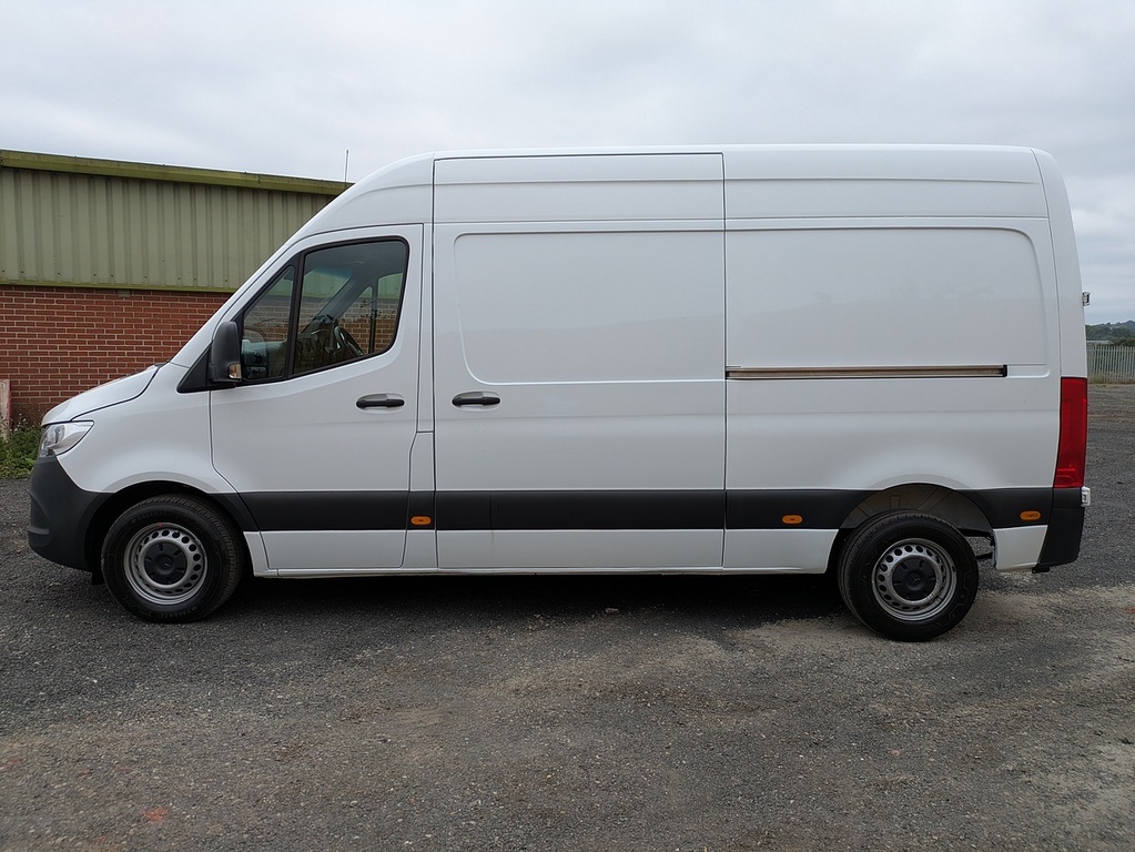 Mercedes-Benz Sprinter 315 Cdi Progressive White #4