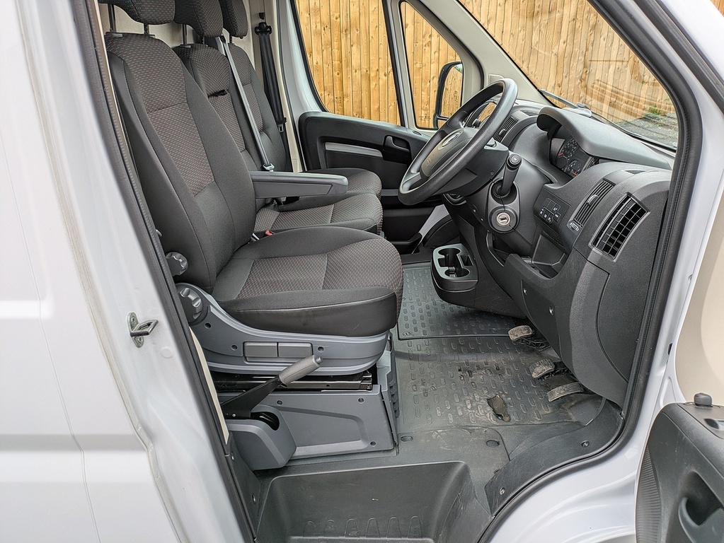 Vauxhall Movano White #9