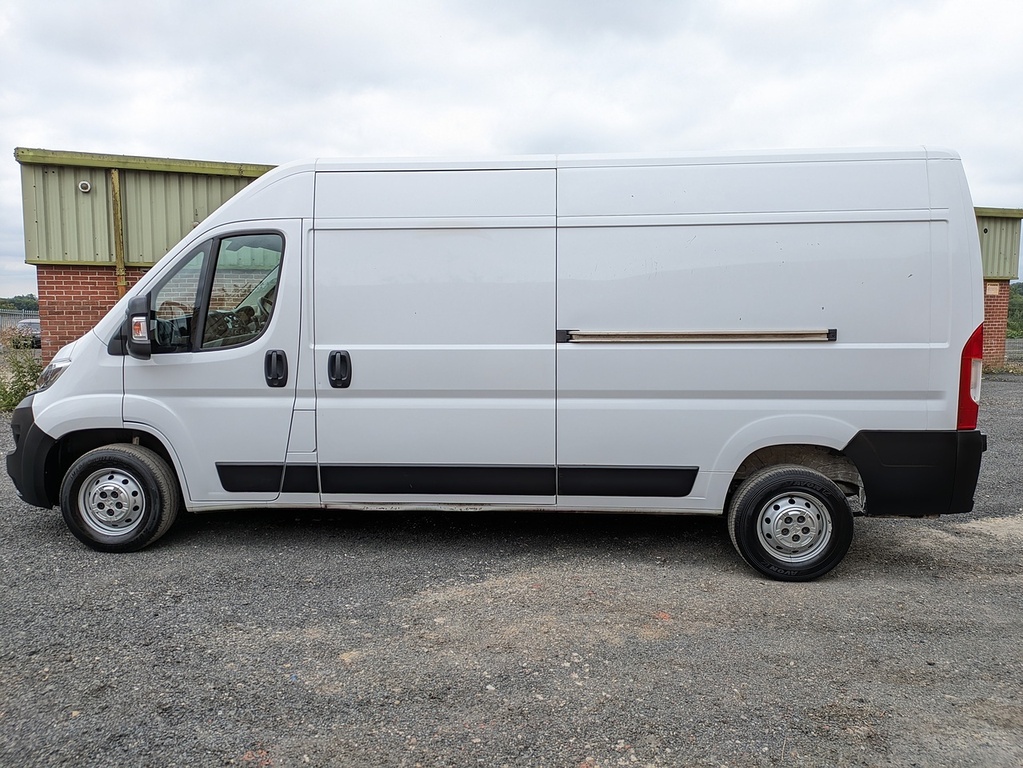Vauxhall Movano Cdti 3500 Biturbo Edition White #4