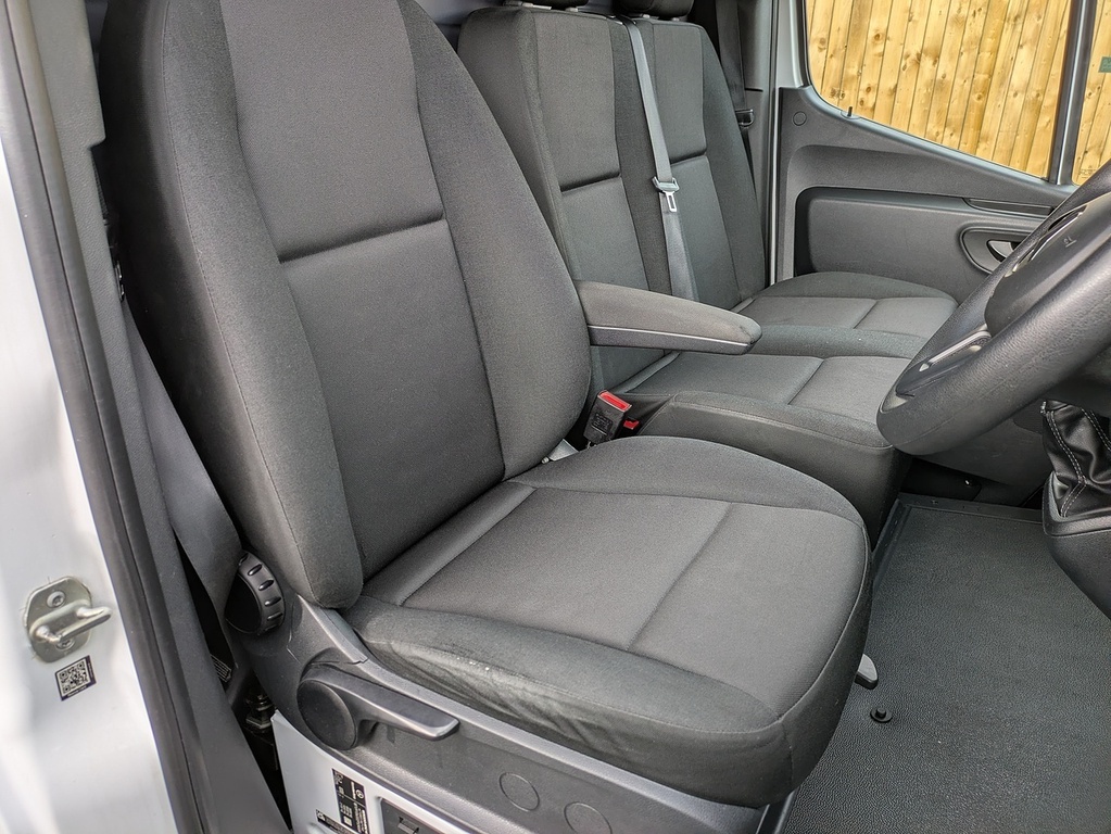 Mercedes-Benz Sprinter 3.5T H2 Progressive Van White #10