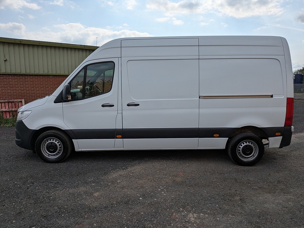 Mercedes-Benz Sprinter 315 Cdi Progressive White #4