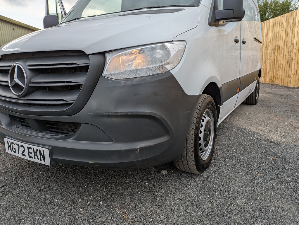 Mercedes-Benz Sprinter 3.5T H2 Progressive Van White #29