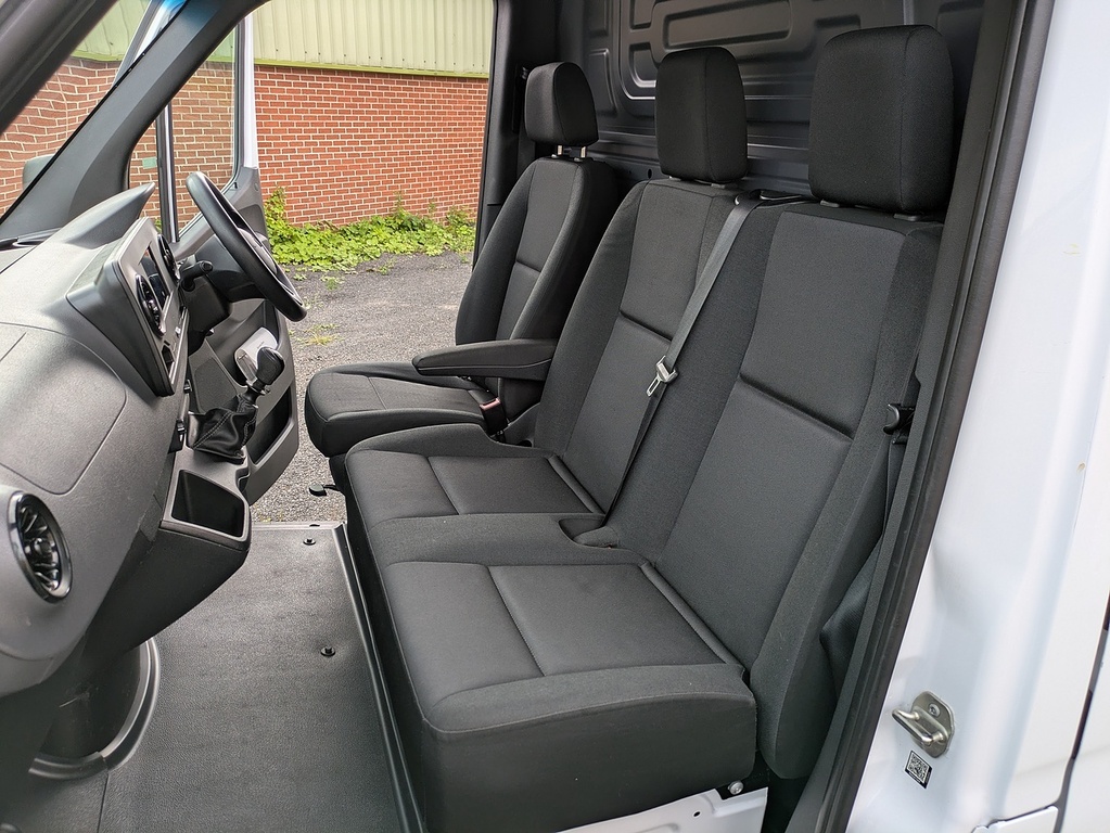 Mercedes-Benz Sprinter 3.5T H2 Progressive Van White #21