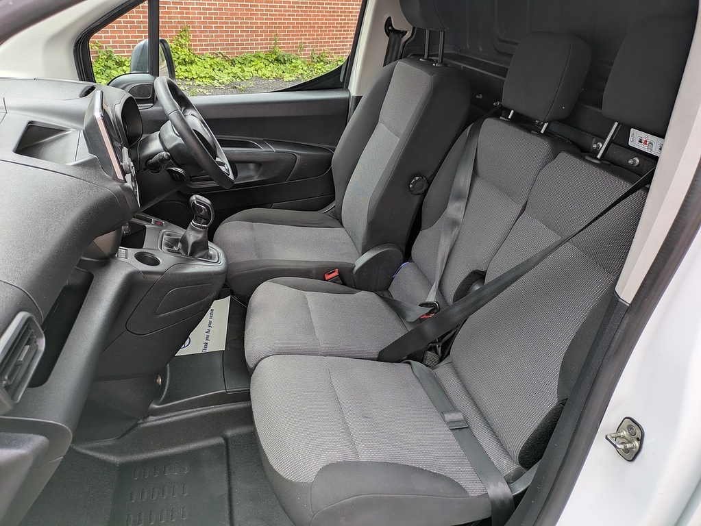 Citroen Berlingo Diesel White #16