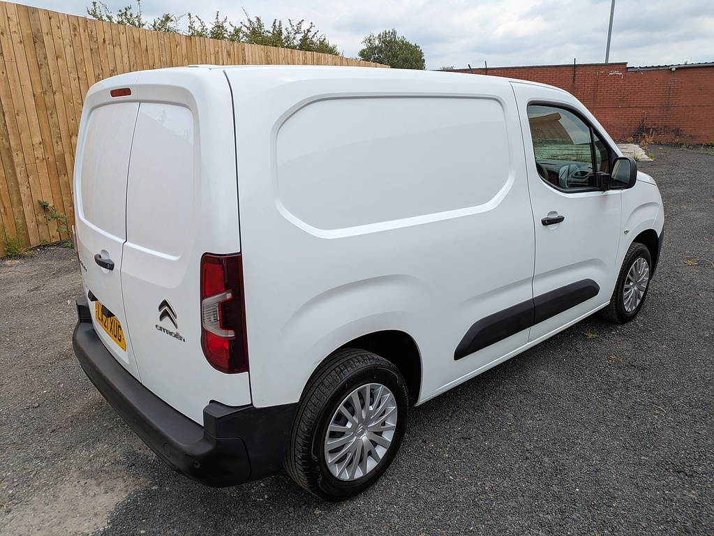 Citroen Berlingo Diesel White #7