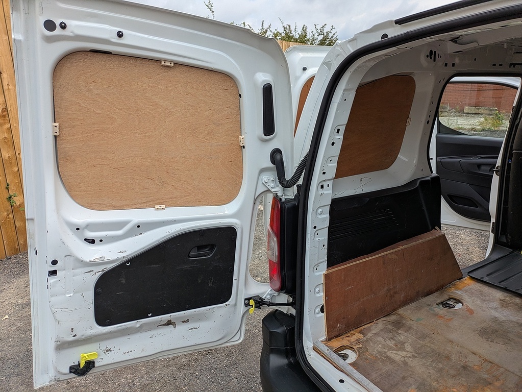 Citroen Berlingo Diesel White #23