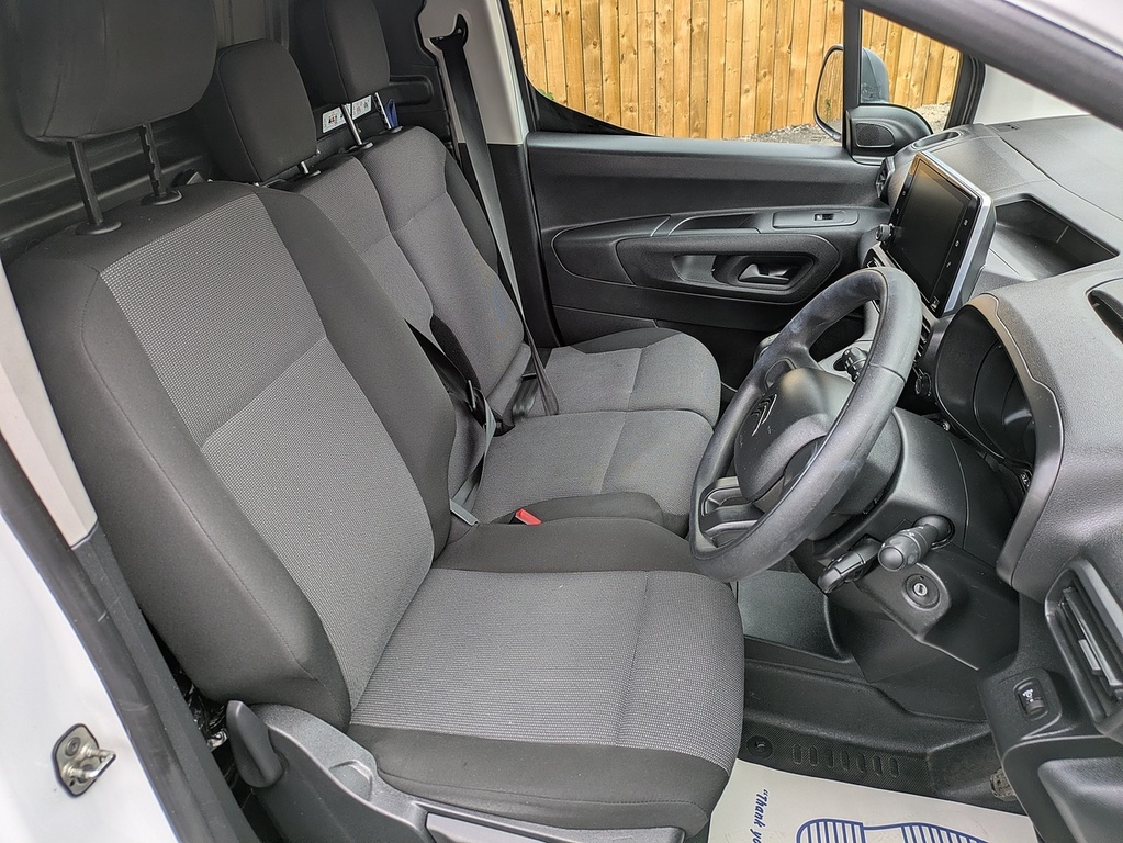 Citroen Berlingo Diesel White #9