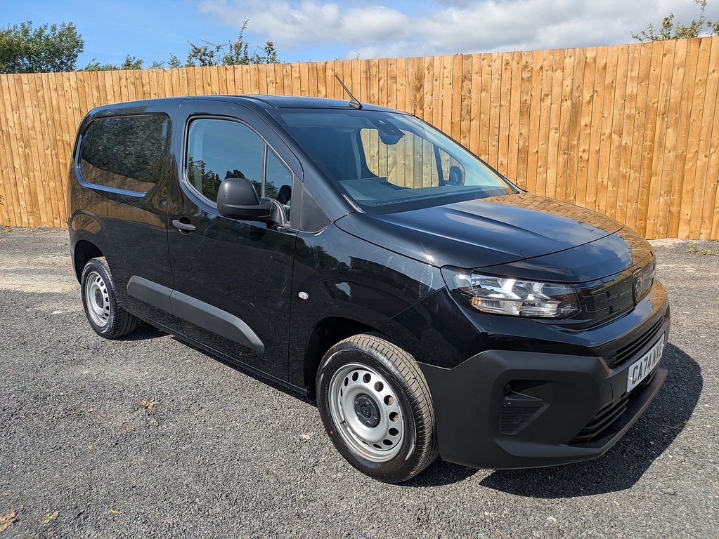 Peugeot Partner Bluehdi 1000 Professional Black