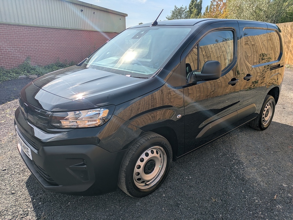 Peugeot Partner Bluehdi 1000 Professional Black #3
