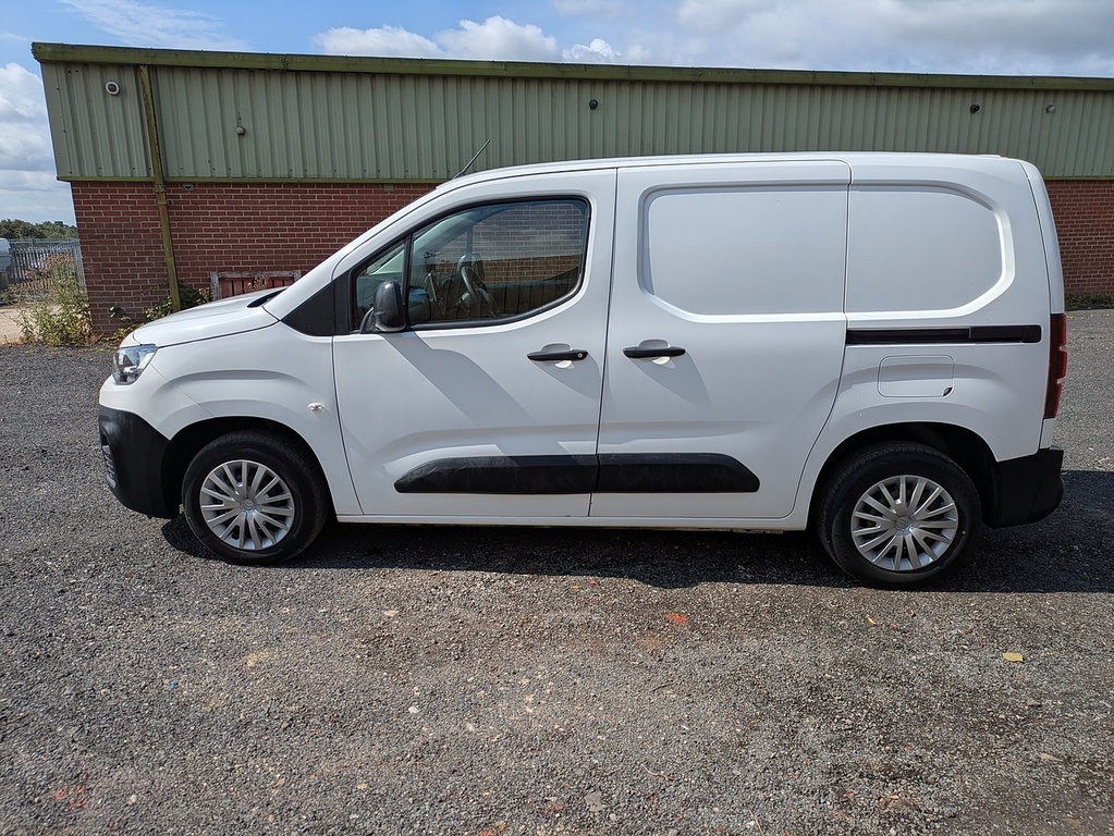 Citroen Berlingo Bluehdi 650 Enterprise M White #4
