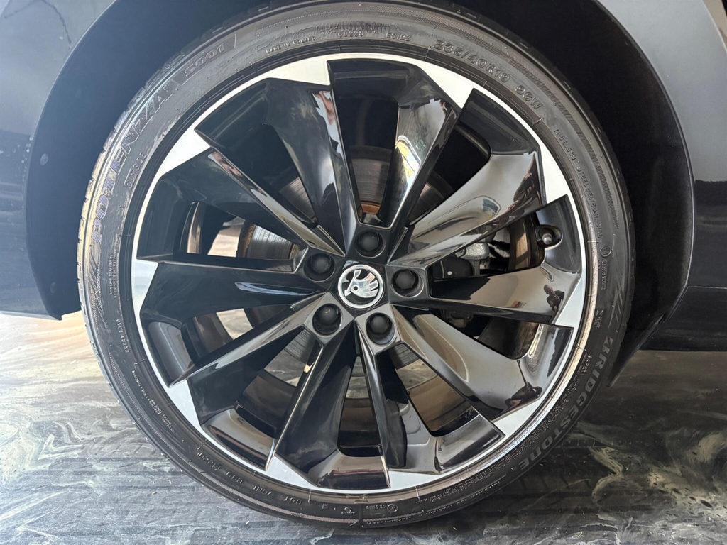Skoda Superb 1.4L Se Technology White #27