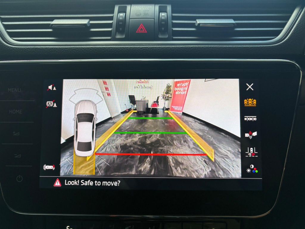 Skoda Superb 1.4L Se Technology White #20