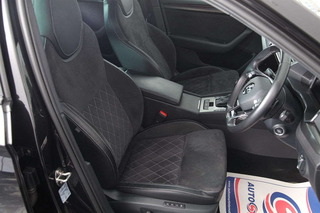 Skoda Superb 1.4L Se Technology White #7