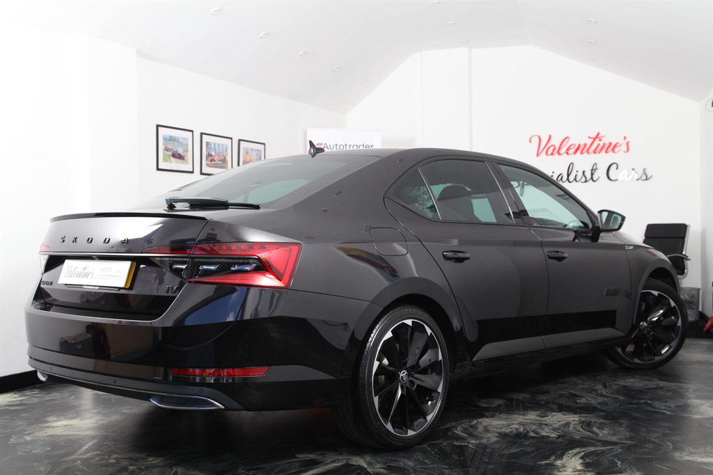 Skoda Superb 1.4L Se Technology White #14
