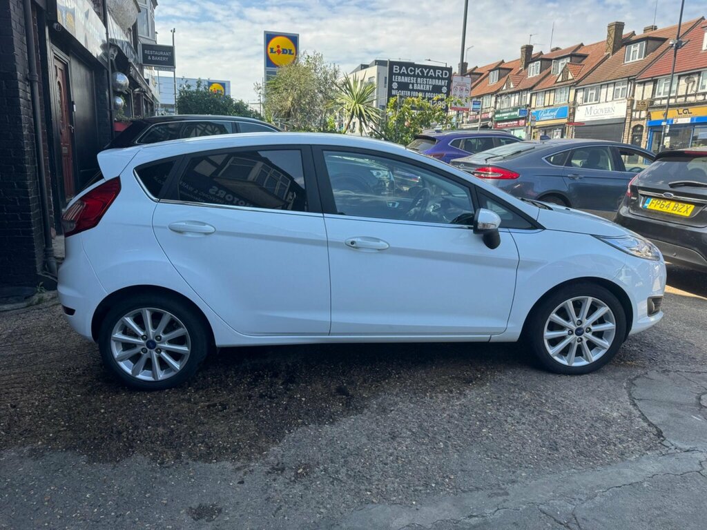 Ford Fiesta 1.0T Ecoboost Titanium Euro 6 Ss White #5