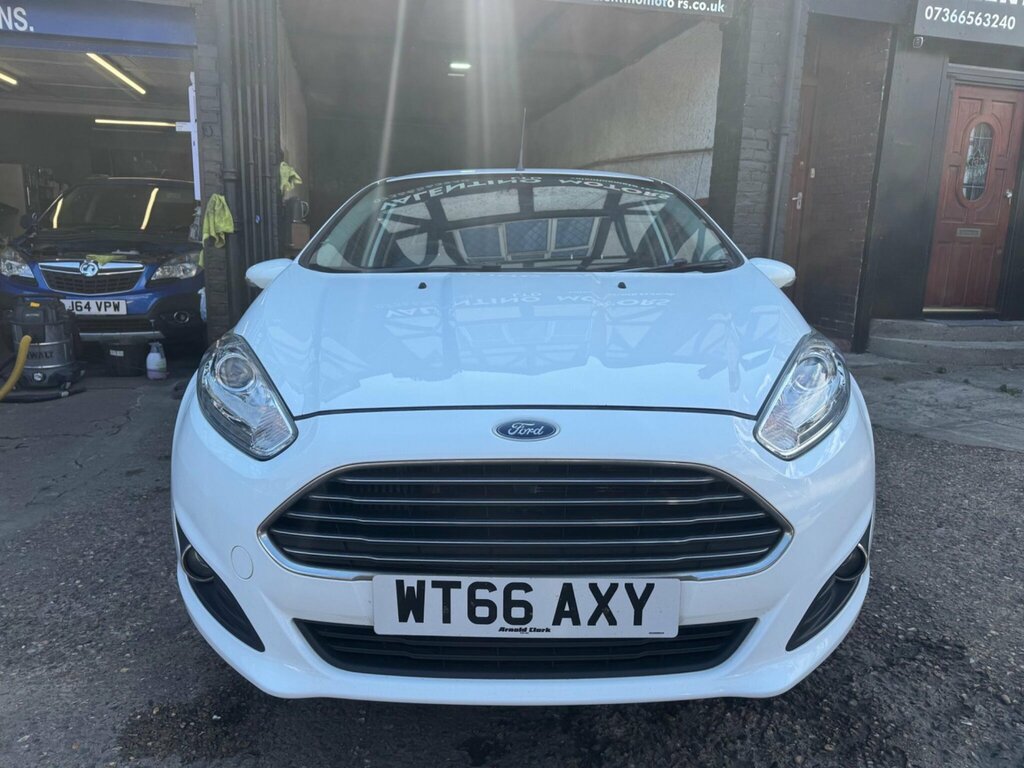 Ford Fiesta 1.0T Ecoboost Titanium Euro 6 Ss White #2