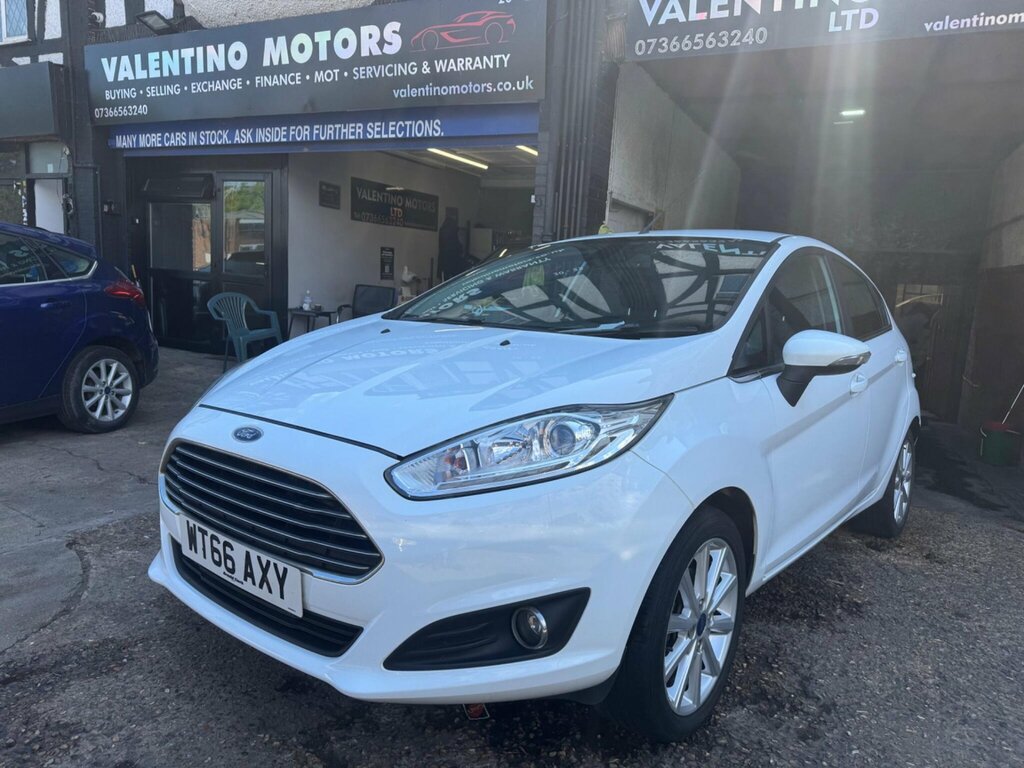 Ford Fiesta 1.0T Ecoboost Titanium Euro 6 Ss White