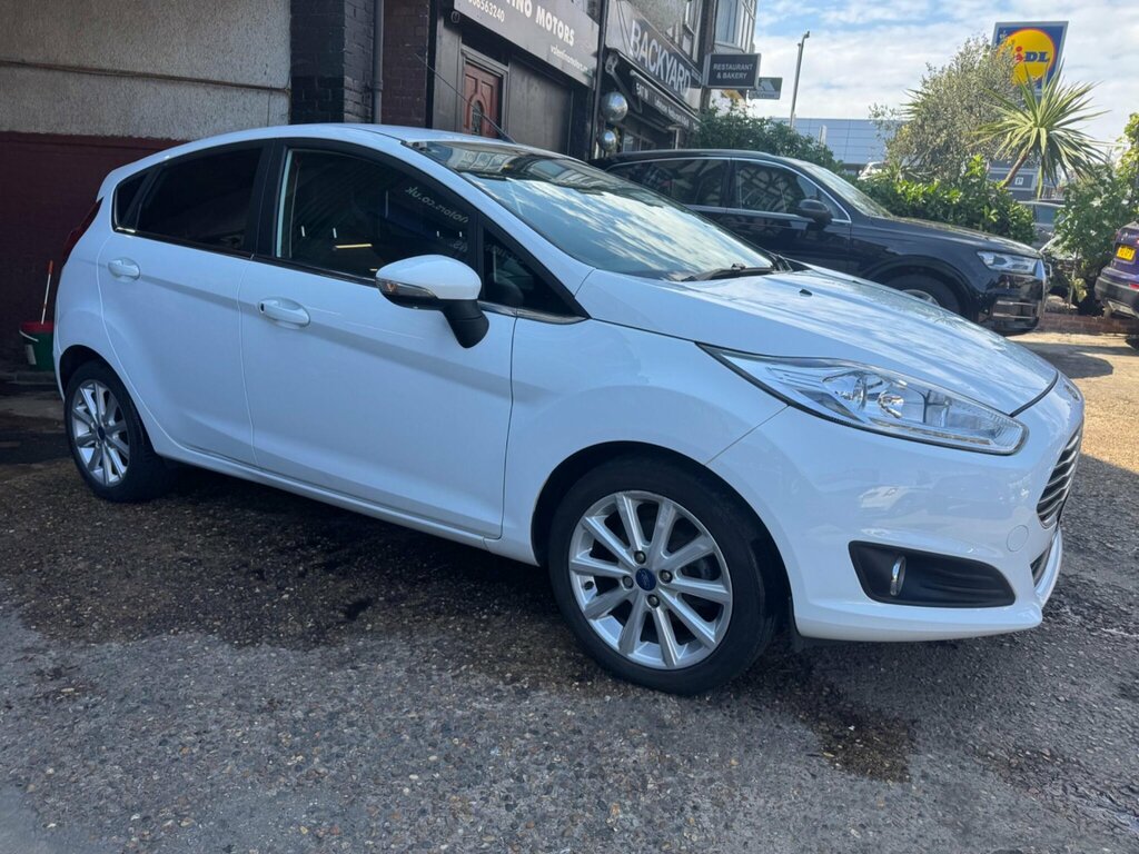 Ford Fiesta 1.0T Ecoboost Titanium Euro 6 Ss White #4
