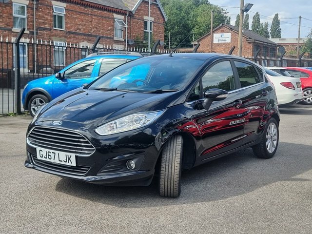 Ford Fiesta 1.0T Ecoboost Titanium Hatchback Black #2