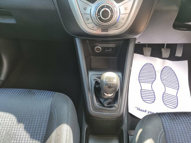 Hyundai Ix20 1.6 Active Hatchback Euro 5 123 B Blue #15