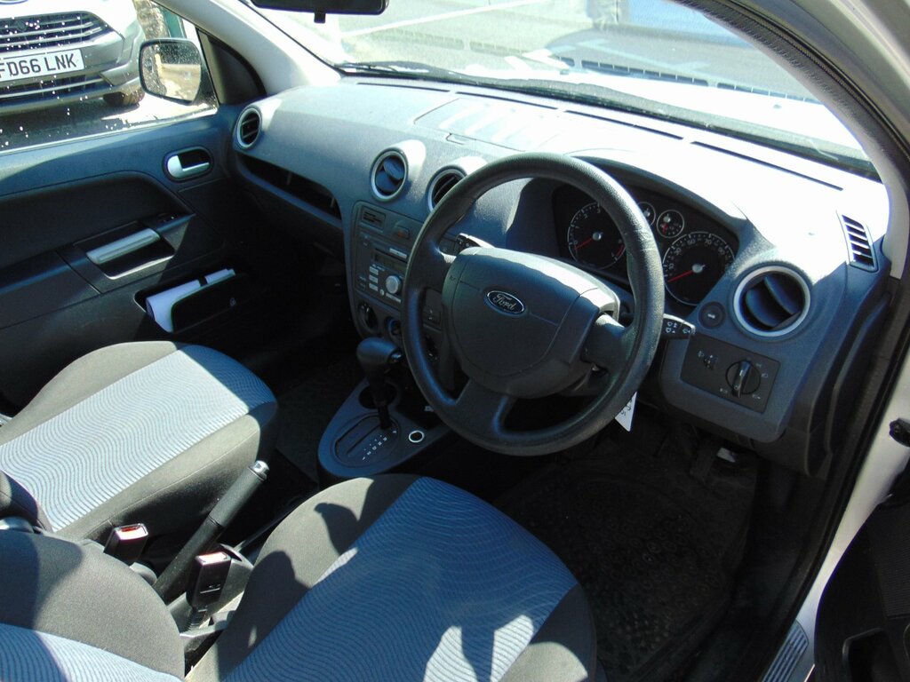 Ford Fusion 1.6 Zetec Hatchback 179 Gkm Silver #5