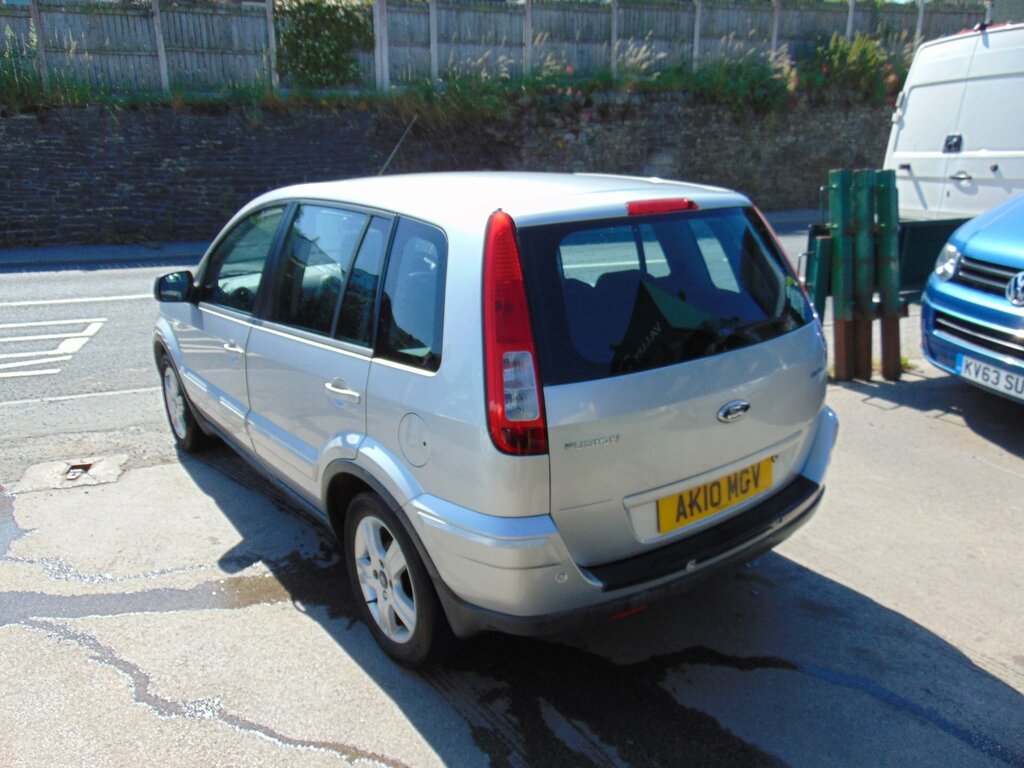 Ford Fusion 1.6 Zetec Hatchback 179 Gkm Silver #3