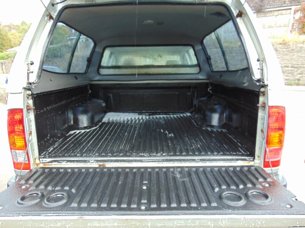 Toyota HILUX 4X4 D-4d Dc Silver #5