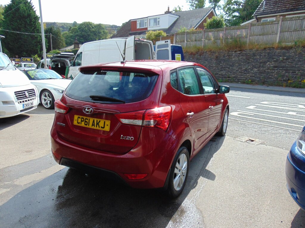 Hyundai Ix20 1.6 Active Hatchback Euro 5 123 B Red #3