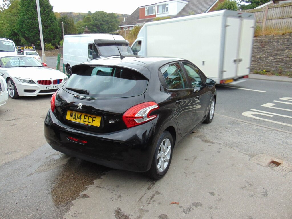 Peugeot 208 1.4 E-hdi Active Hatchback Egc Euro 5 Black #4