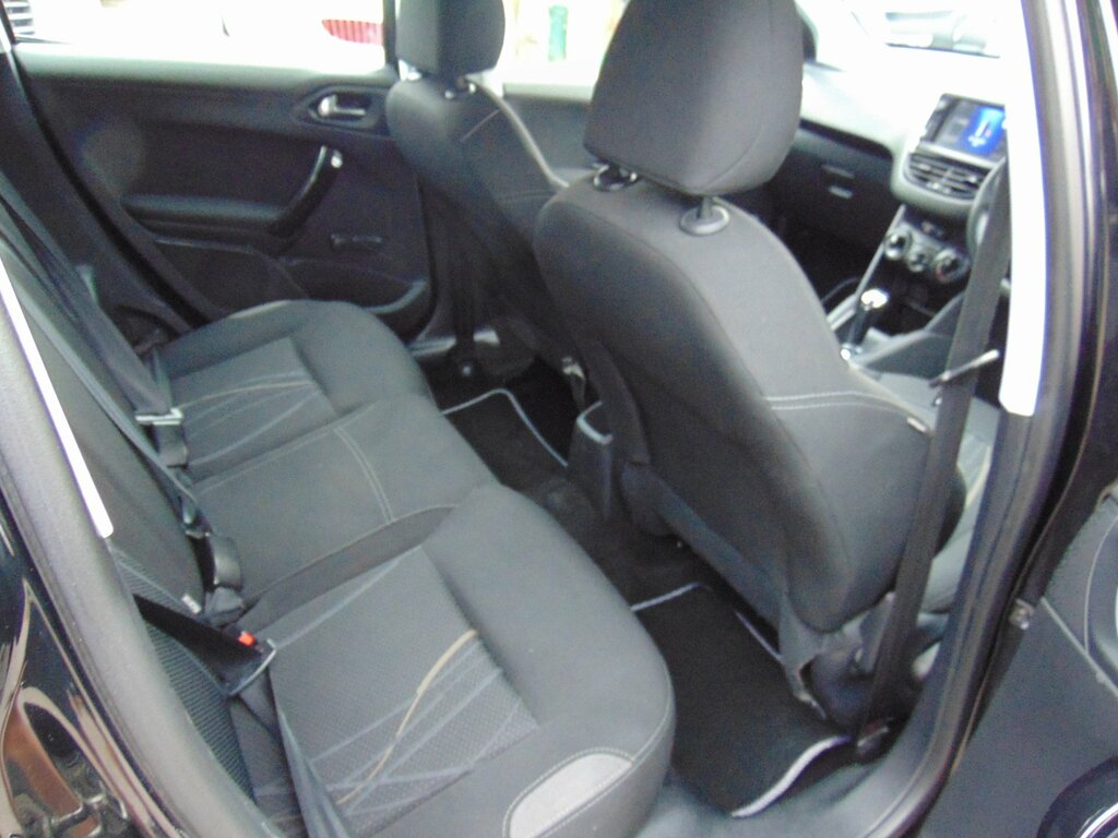 Peugeot 208 1.4 E-hdi Active Hatchback Egc Euro 5 Black #6