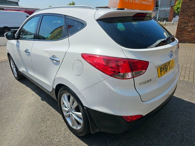 Hyundai Ix35 2011 2.0 Crdi Premium Suv 4Wd Euro White #3