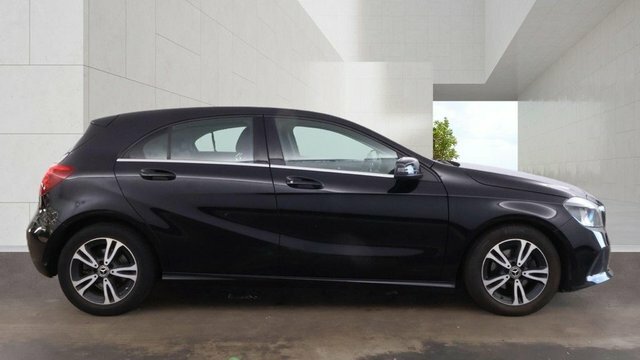 Mercedes-Benz A Class 2017 1.5 A180d Se Hatchback Euro Black #5