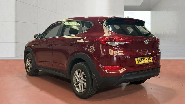Hyundai Tucson 2015 1.7 Crdi Blue Drive S Suv E Red #3