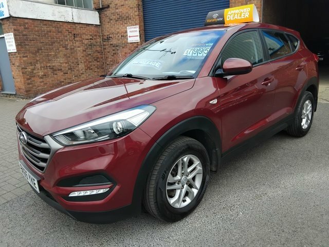 Hyundai Tucson 2015 1.7 Crdi Blue Drive S Suv E Red #3
