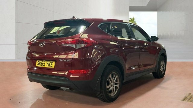 Hyundai Tucson 2015 1.7 Crdi Blue Drive S Suv E Red #4
