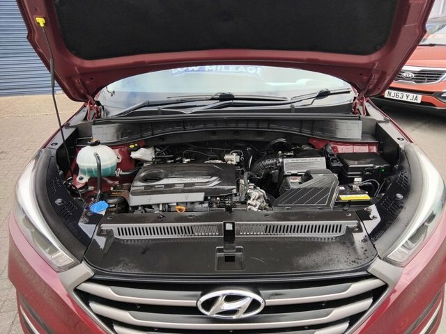 Hyundai Tucson 2015 1.7 Crdi Blue Drive S Suv E Red #5
