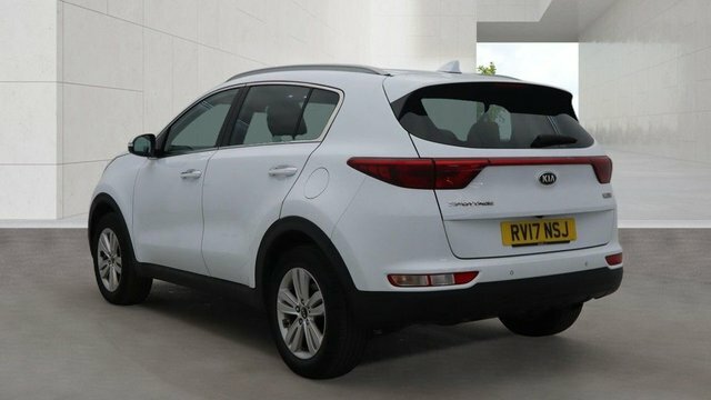 Kia Sportage 2017 1.6 Gdi 2 Suv Euro 6 Ss White #3