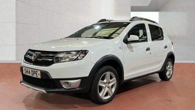 Dacia Sandero Stepway 2014 0.9 Tce Laureate Hatchback White #2