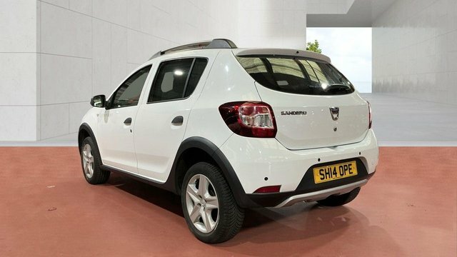 Dacia Sandero Stepway 2014 0.9 Tce Laureate Hatchback White #3
